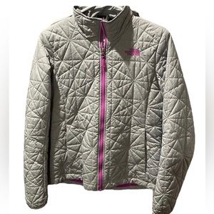 Women’s Gray Quilted North Face Jacket.  Size Medium.